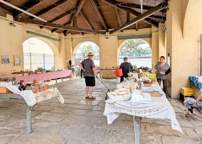 Mercatu Au Coeur De * Calvi (Corsica)